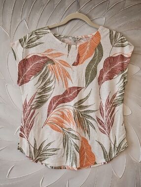 NWOT Tropical Leaf top